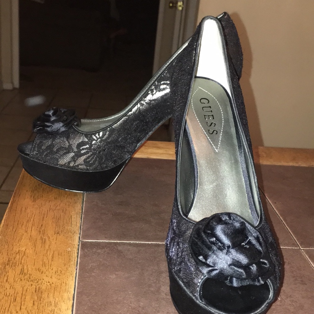👠🔥GUESS Heels 🔥👠 - Picture 4 of 6